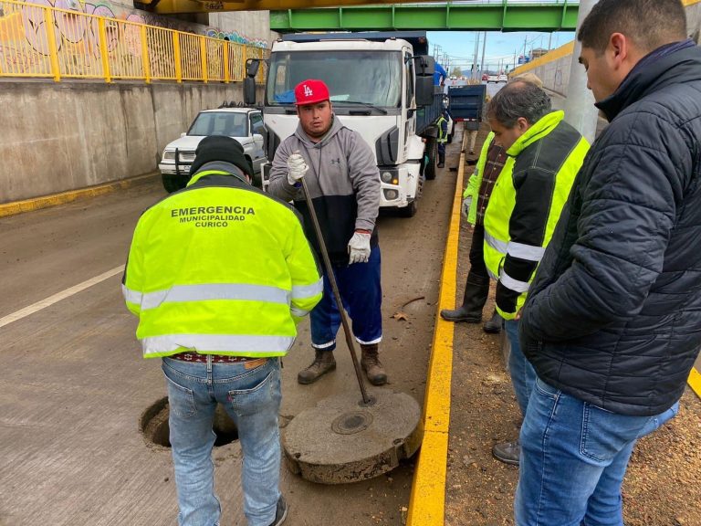 Lamentan que a pesar de millonaria inversión paso bajo nivel se siga “inundando”