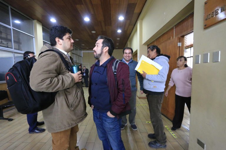 Concejales oficialistas acusan “show político” en decisión de abandono