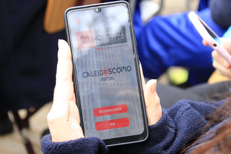 Con aplicación digital ofrecen un viaje al pasado en la Plaza Cienfuegos