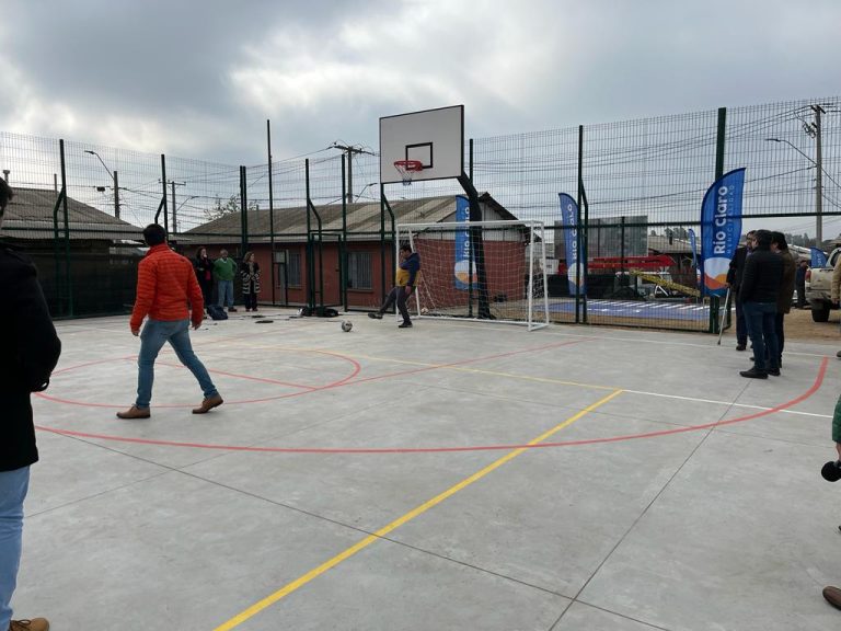 Inauguran nuevo acceso a Camarico y multicancha en población El Umbral