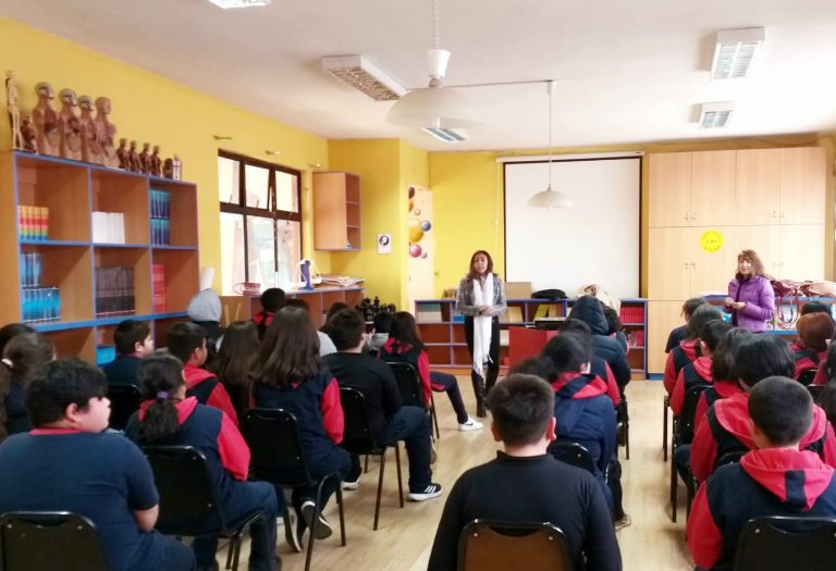 Estudiantes de colegios municipales se educan en tenencia responsable de mascotas