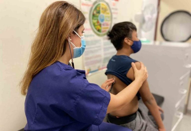 Ante alza de infecciones respiratorias solicitan adelantar las vacaciones de invierno