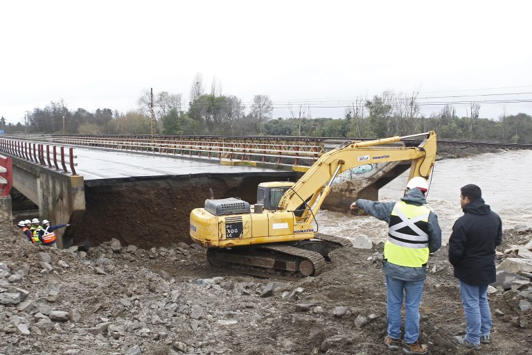 Informan sobre plazos de recuperación de conectividad del puente Lircay