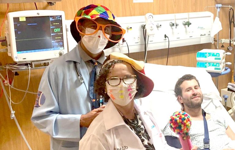 Se recupera hijo de curicana herido en asalto registrado en Río de Janeiro