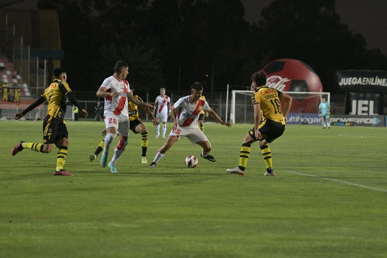 La búsqueda de fútbol y nuevos nombres
