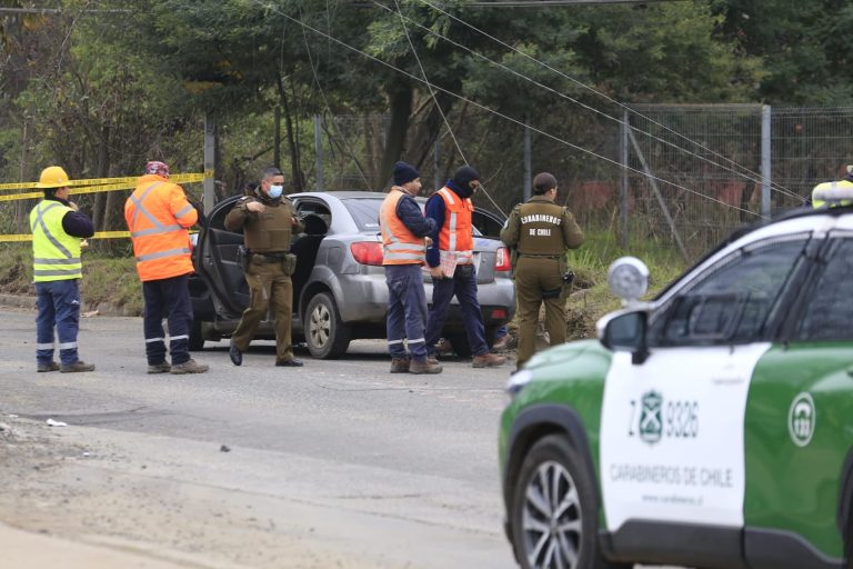 Delincuentes robaron en supermercado y chocaron automóvil en su huida