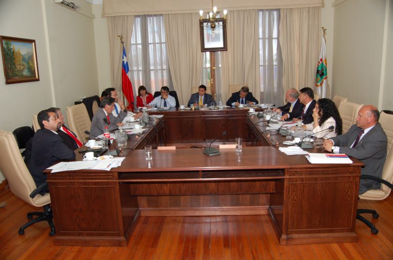 Dos de los exconcejales que deben reembolsar gastos ligados a viajes son actuales funcionarios municipales