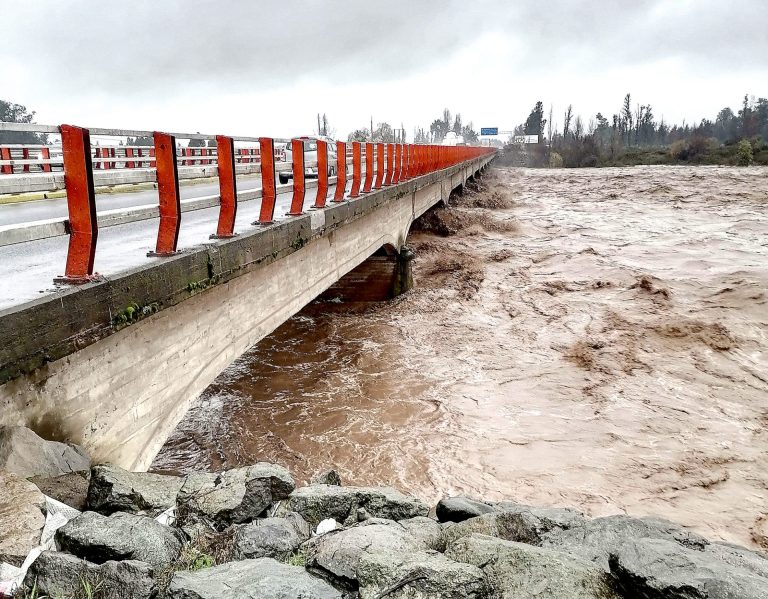 Crecida de ríos provocaron varios problemas en varios sectores de la provincia de Curicó