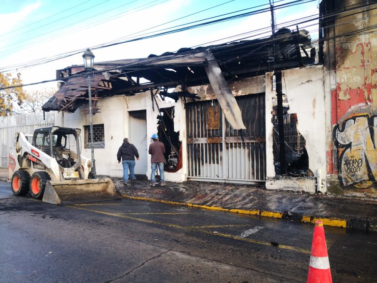 Incendio destruyó inmueble donde funcionaban comedores de trabajadores de Germani