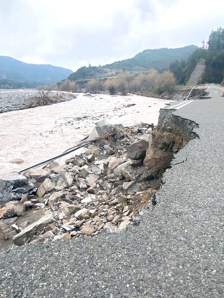 Suspenden el tránsito en caminos “sensibles” en la provincia de Curicó