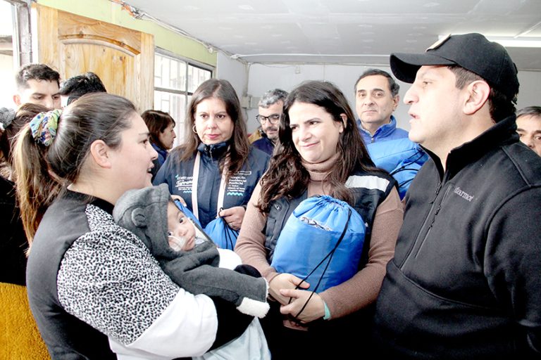 Ministra Orellana escuchó las inquietudes de vecinas