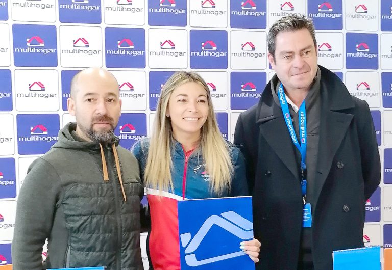 Atleta Evelyn Ortiz firmó convenio con Multihogar