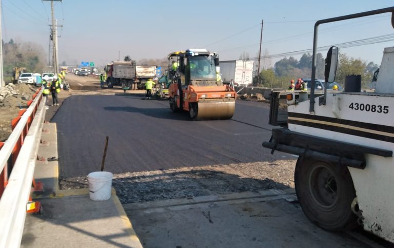 Sigue trabajo para recuperar la conectividad vial y el agua potable