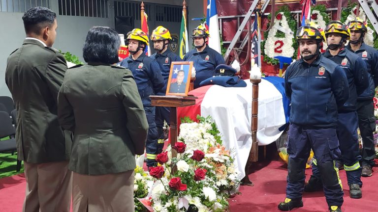 Bomberos de duelo nacional por muerte de Robinson Altamirano