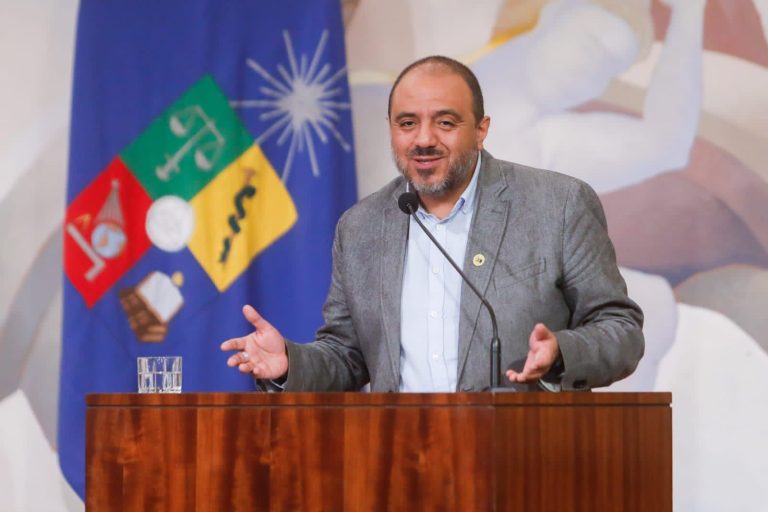 Reacciones a favor y en contra por fallida acusación constitucional contra el ministro de Educación