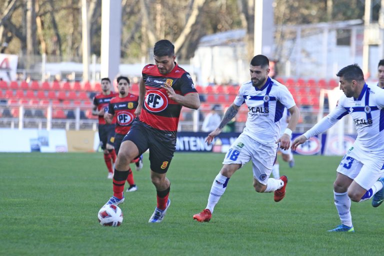 Rangers lo da vuelta y derrota a Santa Cruz