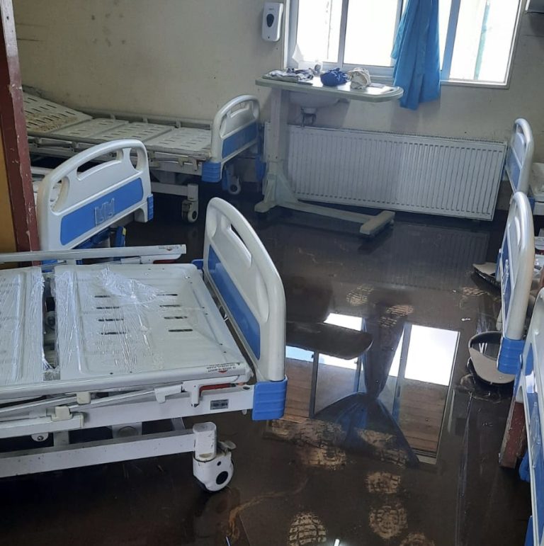 Inician campaña para reparar hogar de Fundación Las Rosas inundado durante el sistema frontal