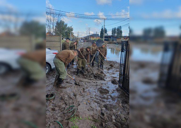 Masivo contingente de Carabineros presta ayuda en labores de limpieza