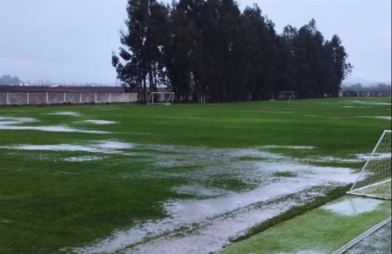 La lluvia también afecta a Curicó Unido