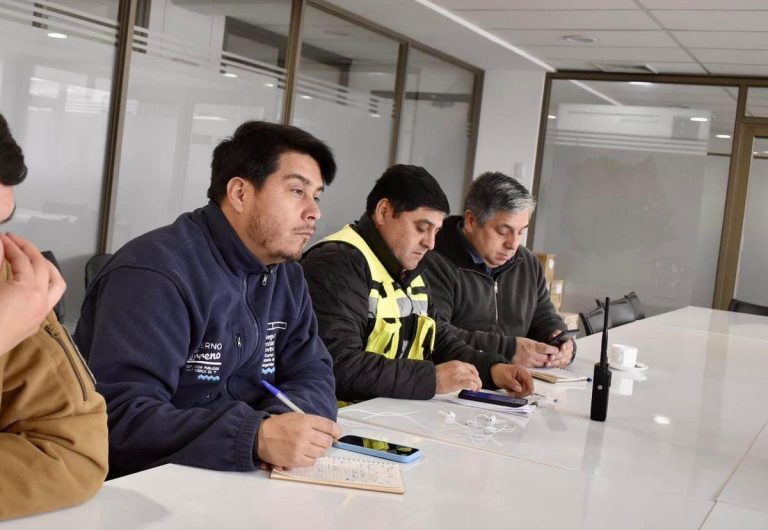 Delegado encabeza reunión con encargados de emergencia