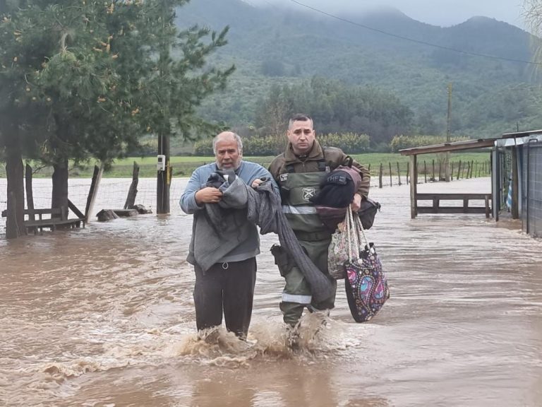 Amplio contingente de Carabineros desplegado por sistema frontal