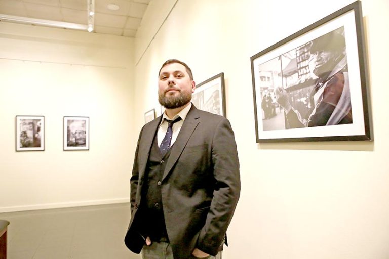 Exposición fotográfica redescubre historias y personajes cotidianos e ignorados