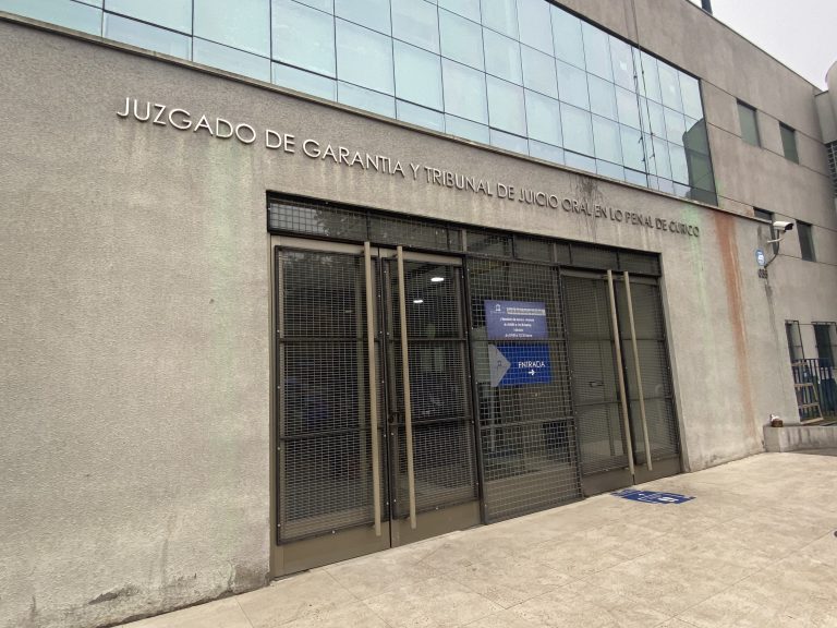 Fijan fecha para juicio contra curicana acusada de millonarias estafas