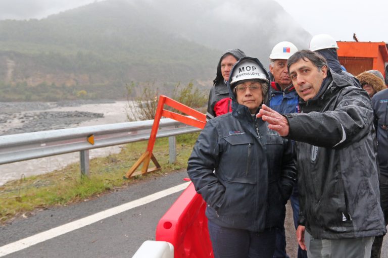 Ministra de Obras Públicas comprometió recursos para reparar cortes en la ruta J-55