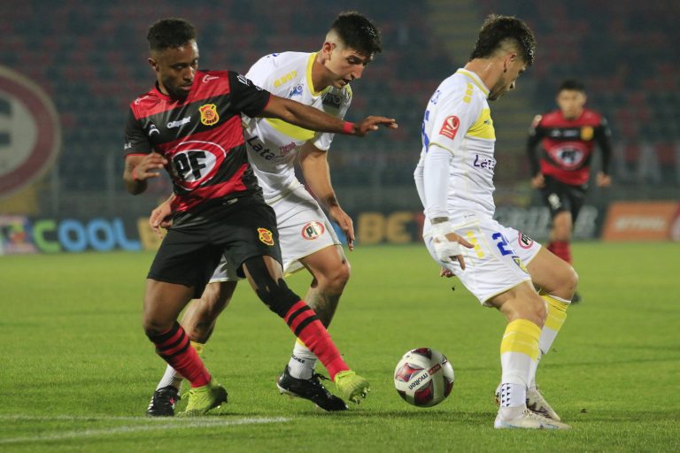 Rangers suma tres puntos de oro