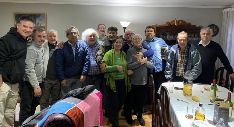 “Alter ego” de “Chirigua” González recibió la visita de fieles seguidores