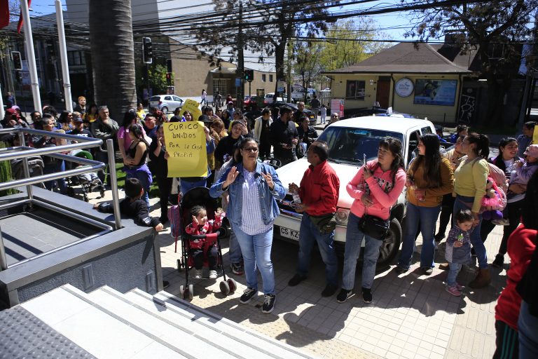 Familias curicanas piden retomar proyecto habitacional iniciado con anterior seremi