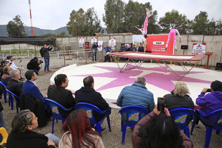Gremio circense pone “primera piedra” de mausoleo en Cementerio de Talca