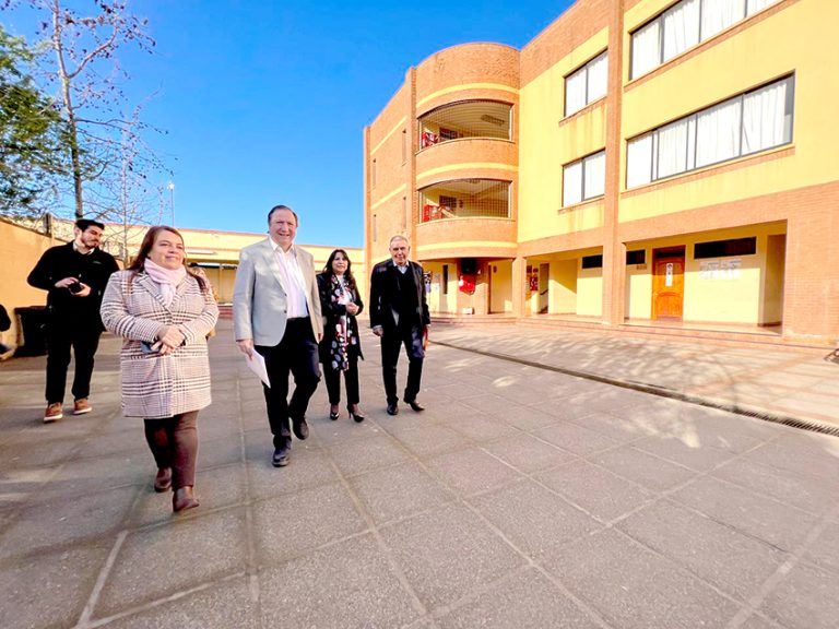 Escuela Básica Talca y Liceo Industrial mejorarán su infraestructura