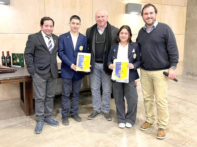 Jóvenes curicanos representan a Chile en programa de intercambio de Rotary Club