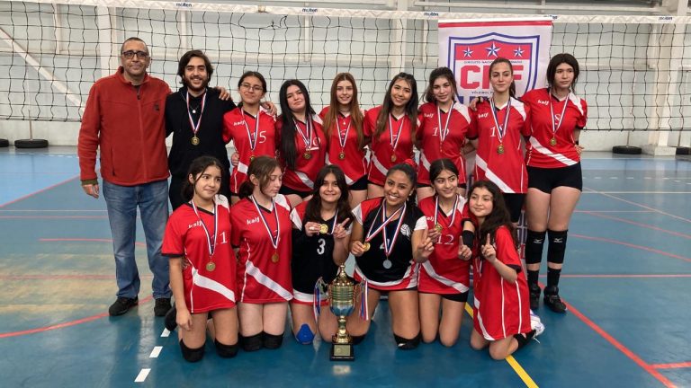 Curicanas campeonas del Circuito Nacional de Vóleibol