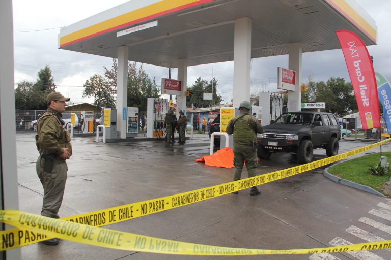Hombre murió baleado en bencinera de Curicó