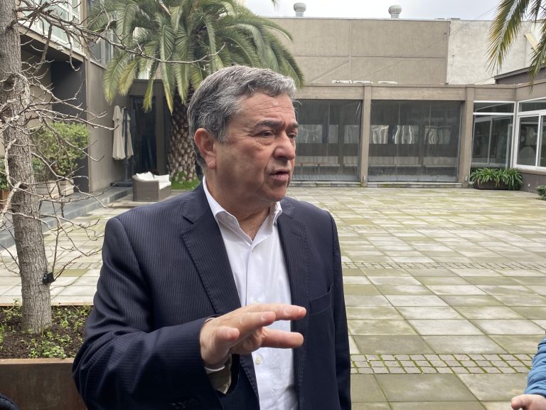 Senador Coloma cuestionó lentitud en aportes a afectados