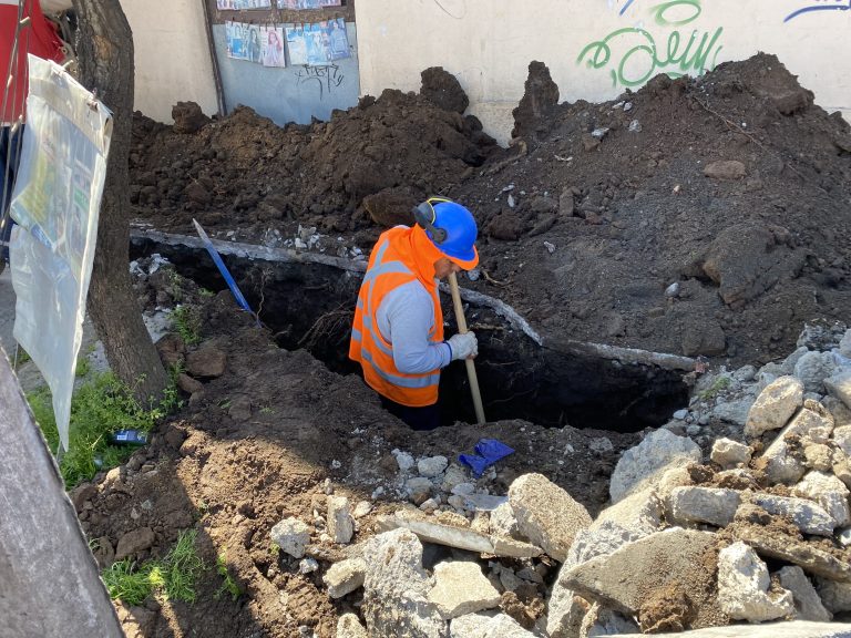 Vuelven a retomar trabajos de excavación en calle Rodríguez