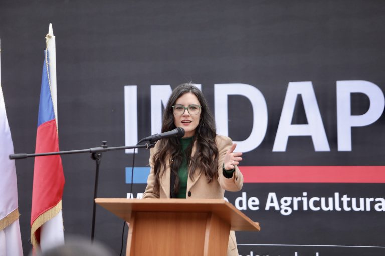 Ministra Vallejo profundizó sobre medidas para reactivar la región