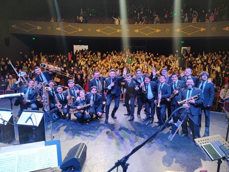 Mágico concierto de la Mataquito Big Band en el Teatro Oriente
