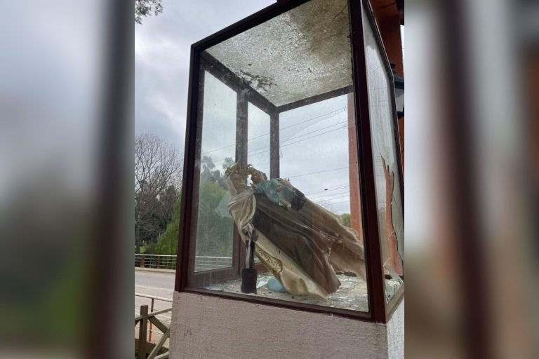 Impacto provoca en Pelarco destrucción del Santuario de la Virgen del Carmen