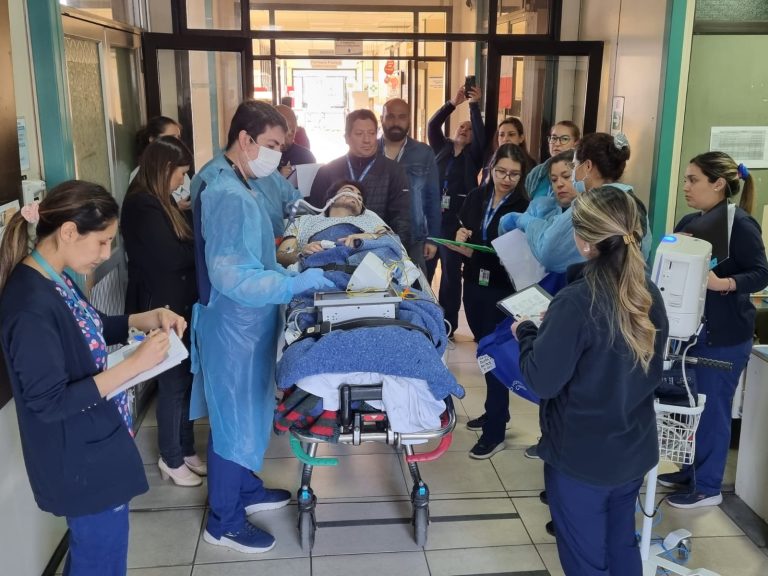 Concretan simulacro de traslado de pacientes hacia el nuevo Hospital de Curicó