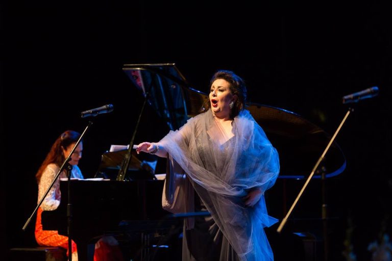 Soprano nacional Verónica Villarroel se presentará este sábado en Sagrada Familia