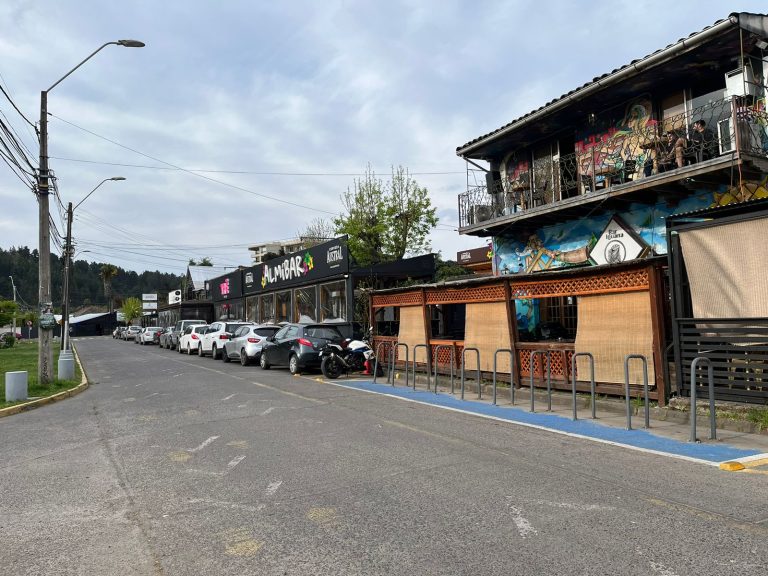 Plaza San Francisco: Preocupación entre locatarios por actuar de cuidadores de autos