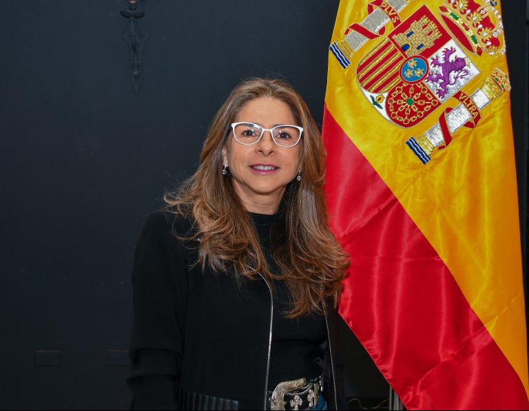 Carolina Dosal López: “Es importante que las nuevas generaciones aprendan a querer a España”