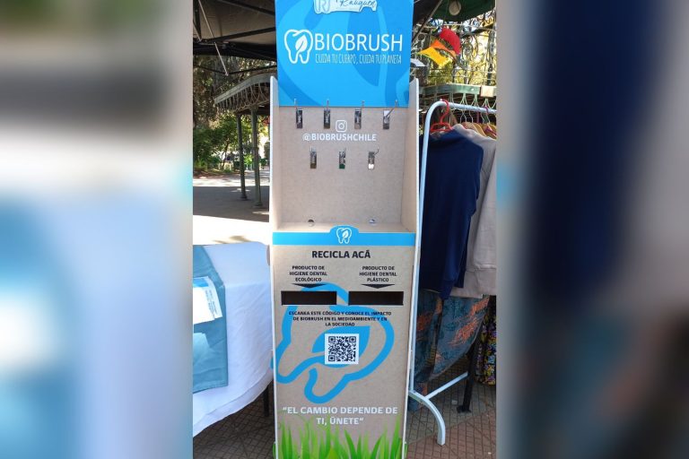 Para evitar dañar la naturaleza: Clínica promueve reciclaje de cepillos de dientes