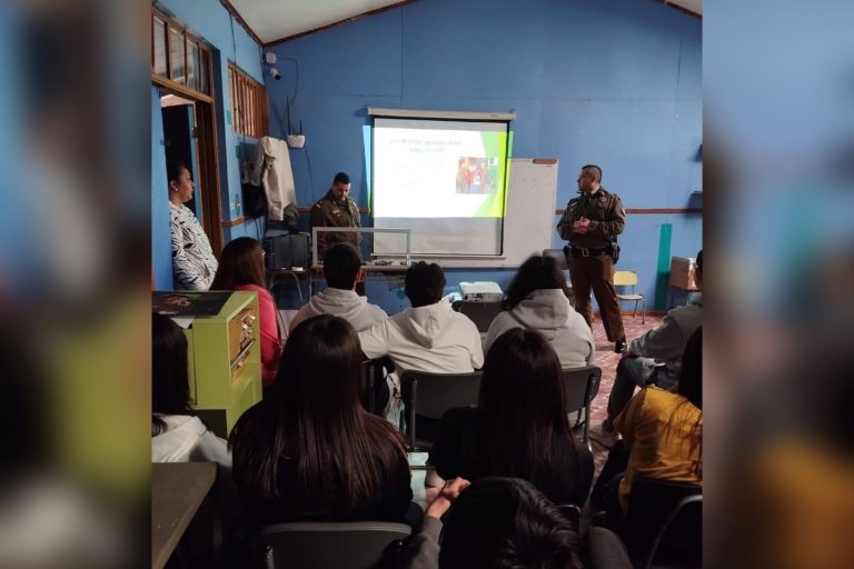 Llaman a jóvenes a prevenir el ciberbullying y otros delitos