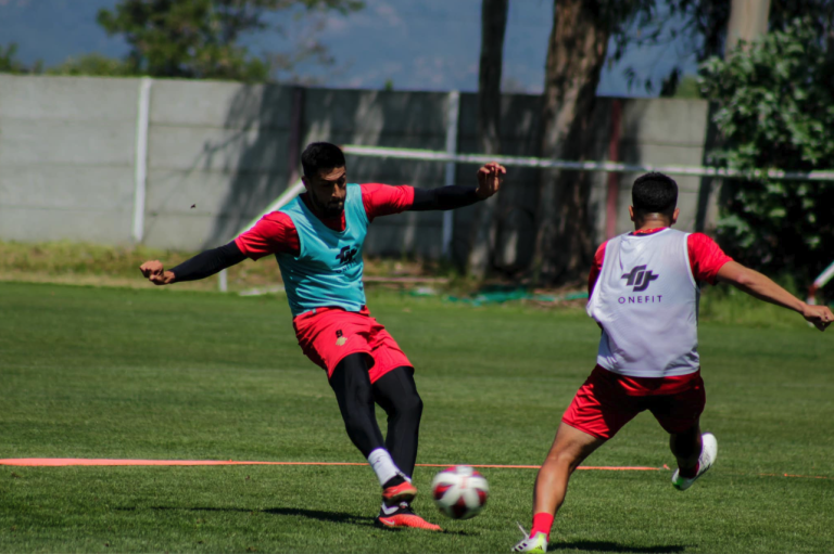 Imperiosa lucha por no caer