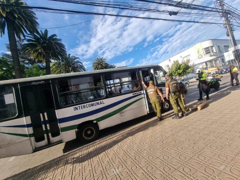 Chofer de la locomoción colectiva tenía cuatro órdenes de detención