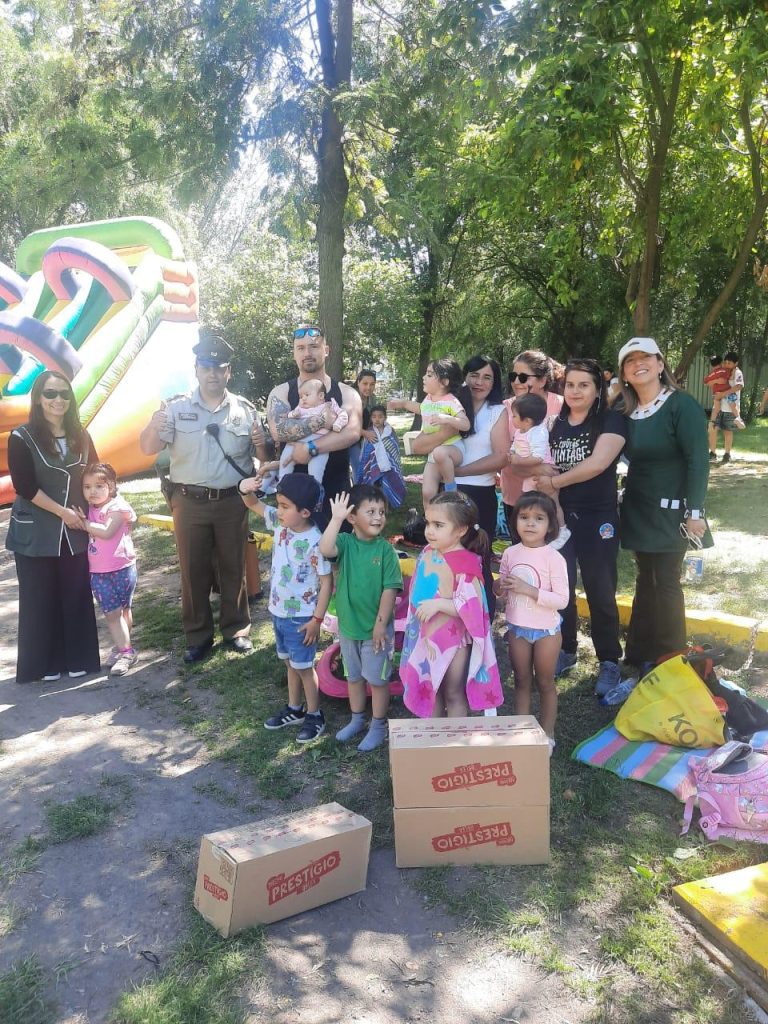 Carabineros realizó masivas donaciones a la comunidad
